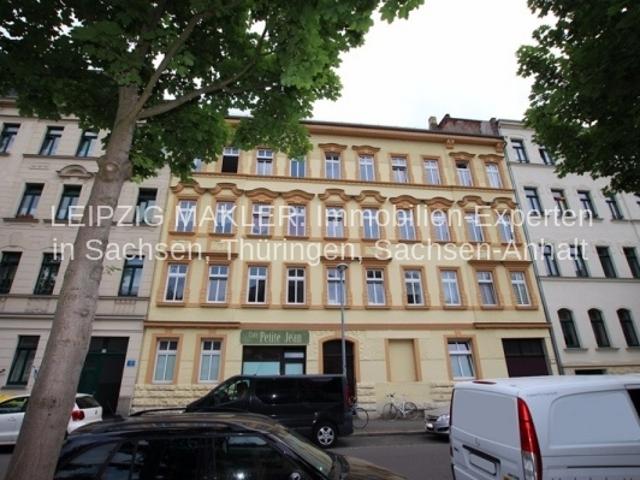 PERFEKT für 2er WG 2 RAUM WOHNUNG mit Balkon, großem Bad, seperater Küche mit EBK im Zentrum Ost