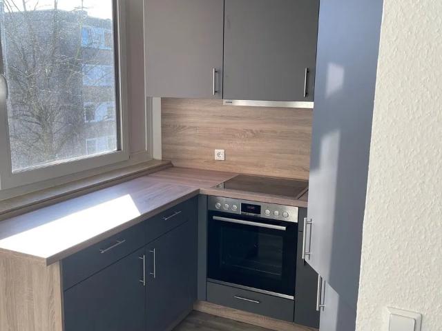 Perfekt für uns: praktische 3 Zimmer Wohnung mit Einbauküche