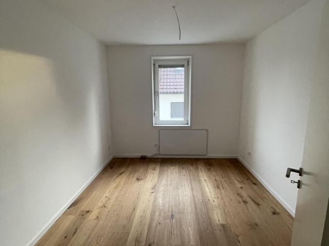 Perfekt für WG, Paare & Familien – kernsanierte 2 & 3 Zimmer Wohnungen mit Einbauküche