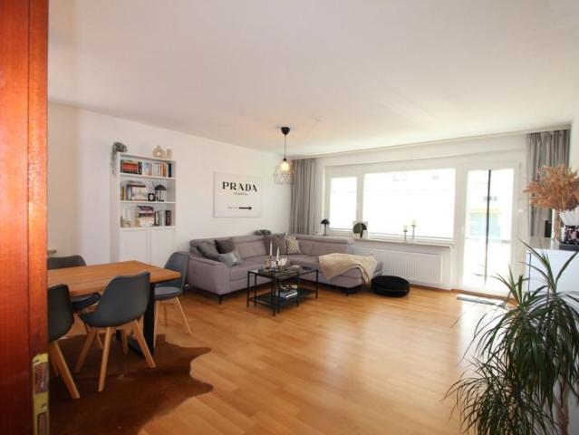 Perfekt für alt und jung! Modernisierte EG Wohnung in toller Grünanlage!
