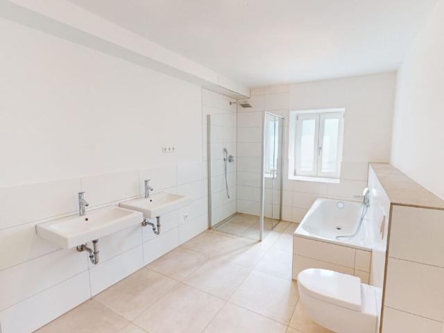 Perfekt für kleine Familien! Schöne 3 Zimmer Wohnung mit Balkon in der Weststadt