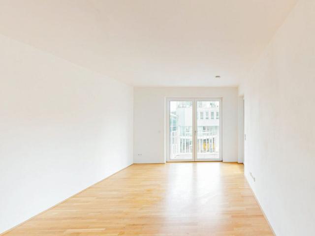 Perfekt für Paare oder Kleinfamilien: Modern geschnittene 3 Zimmer Wohnung mit EBK!