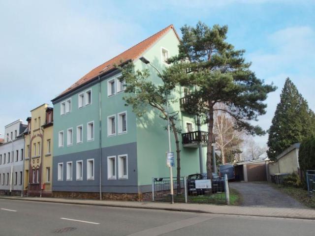 Perfekt für Singles! Mit EBK! Tolle 1 Zimmer Wohnung in zentraler Lage + Süd Balkon + Dusche + Stellplatz