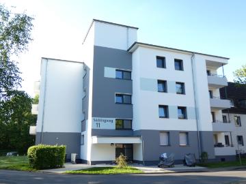 Perfekt für Singles ! Wohnung mit Balkon komplett modernisiert