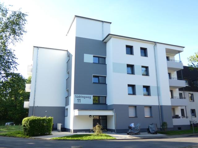 Perfekt für Singles ! Wohnung mit Balkon komplett modernisiert
