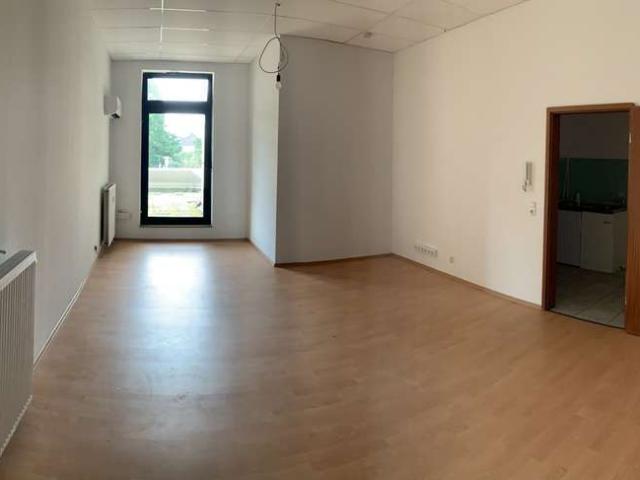 Perfekt gelegene 1 Zimmer Wohnung mit großer Terrasse, Klimaanlage & Aufzug in Dossenheim
