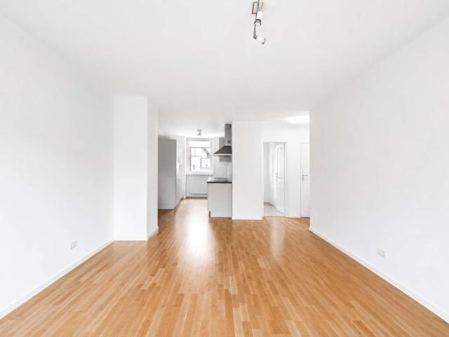 Perfekt geschnittene 2 Zimmer Wohnung kernsaniert
