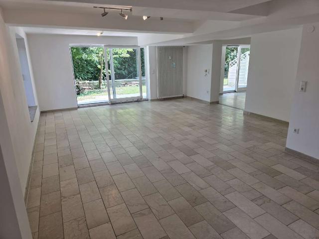 Perfekt geschnittene, 2,5 Zimmer Wohnung mit Terrasse und Garten in einer Traumlage von Tübingen!