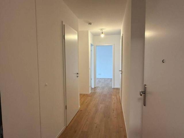 Perfekte 4 Zimmer Wohnung für Familien mit Einbauküche, Loggia und Keller inklusive!