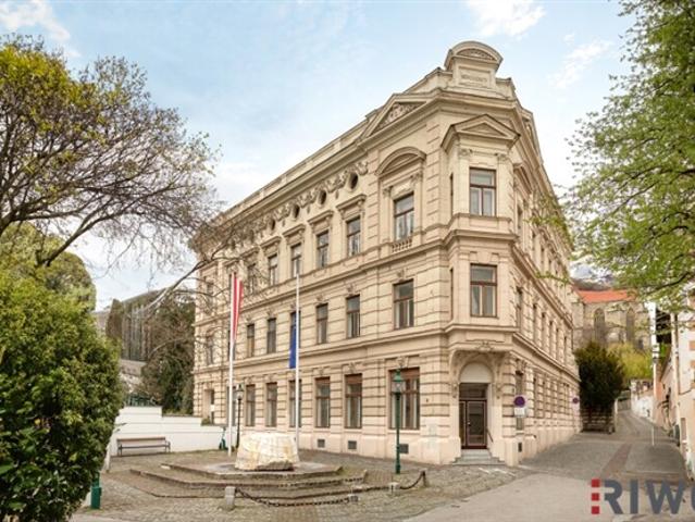 PERFEKTE 2 ZIMMER ALTBAUWOHNUNG MIT 8M² BALKON II PRESTIGE UND ELEGANZ II WOHNEN IM DENKMALGESCHÜTZEN MÖDLINGER STADTJUWEL II FUSSGÄNGERZONE
