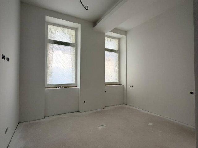 Perfekte 2 Zimmer Anlegerwohnung im Altbau: Vollsaniert mit Kurzzeitvermietungs Bewilligung!
