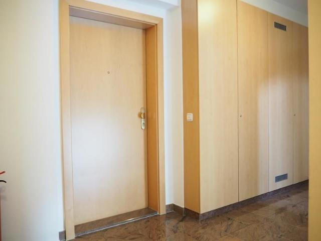 Perfekte 2er WG am Hessenplatz! Schöne 2 Zimmerwohnung plus separate Küche, 65 m² WNFL im 2. OG mit Lift  Landstraßen Straßenbahnnähe!