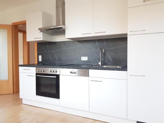 Perfekte 2er WG am Hessenplatz! Schöne 2 Zimmerwohnung plus separate Küche, 65 m² WNFL im 2. OG mit Lift  Landstraßen Straßenbahnnähe!