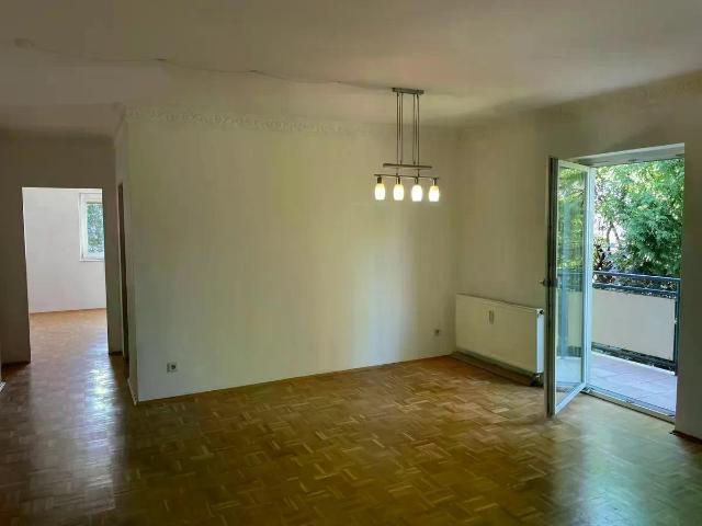 Perfekte unmöblierte 3 Zimmerwohnung mit Balkon im Stadtzentrum V'bruck + Tiefgaragenplatz
