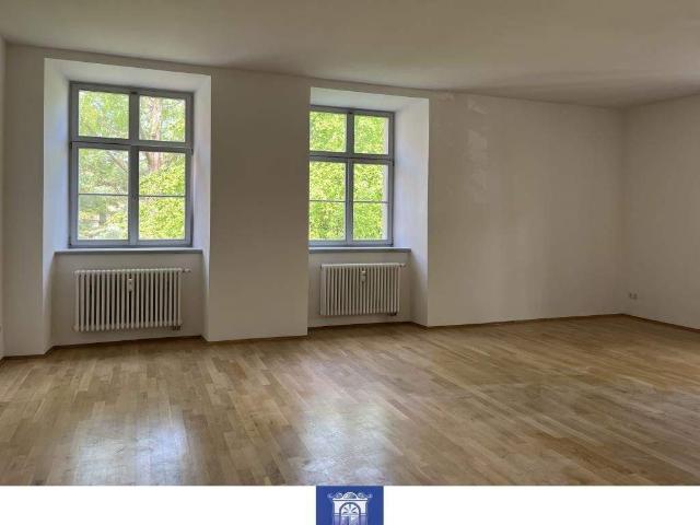 Perfekte Familienwohnung im charmanten Schloss Zehista!