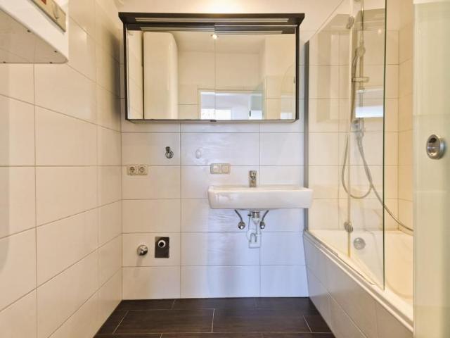 Perfekte Familienwohnung oder 3er WG in Uninähe! 89 m² inkl. Loggia im 8. Stock, teilmöbliert, Parkplätze beim Haus!