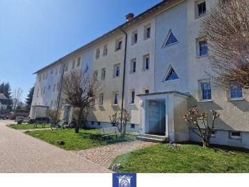 Perfekte Familienwohnung mit schÃ¶nem Balkon in lÃ¤ndlicher grÃ¼ner Umgebung!