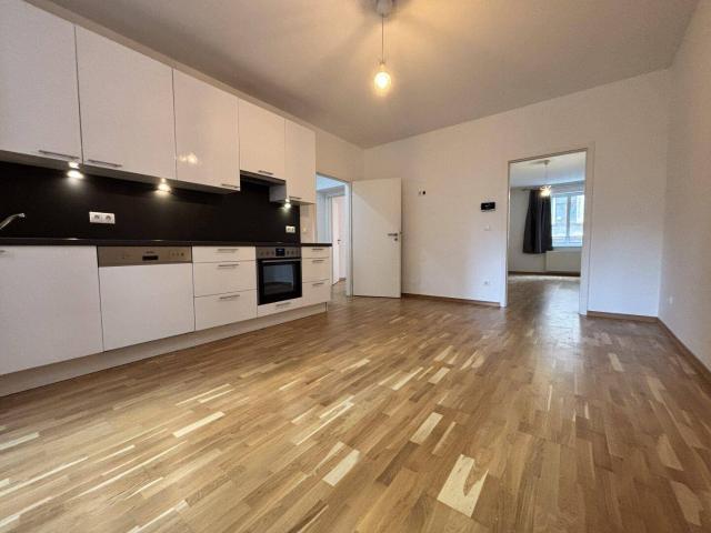 Perfekte Lage, gute Raumaufteilung, mit Balkon!