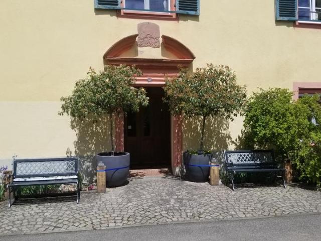 Perfekte, neue, schöne 4 12 Zimmer Eigentumswohnung