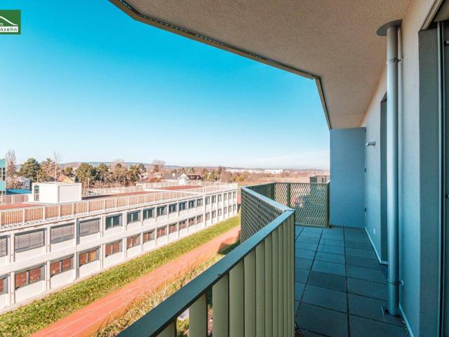 Perfekte Raumaufteilung mit Balkon – kostengünstige Heizung/“Temperierung“ über Erdwärme, PV Anlage, weitläufige Grünflächen