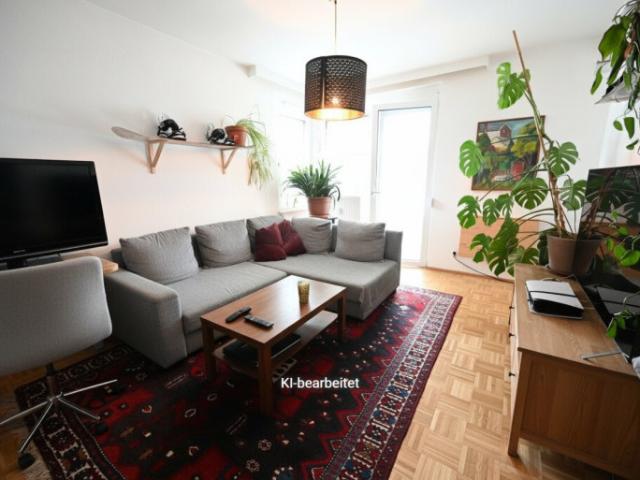Perfekte Single Wohnung mit riesigem Balkon und Parkplatz!