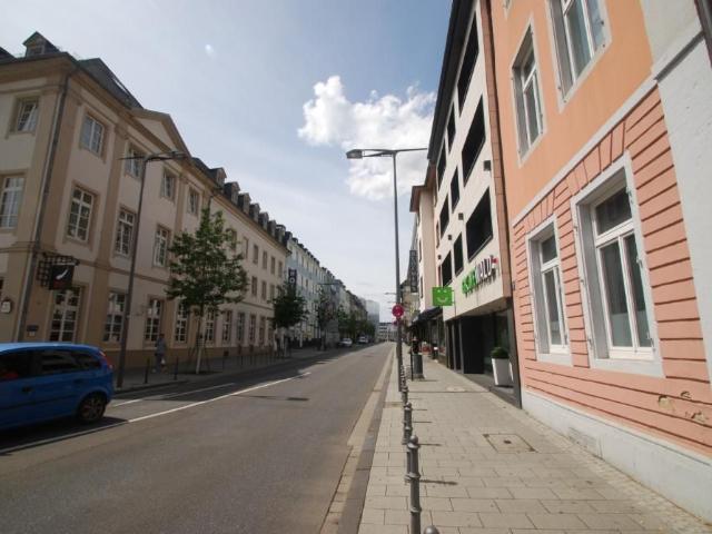 Perfekte Stadtwohnung direkt am Theater im 2. OG mitte