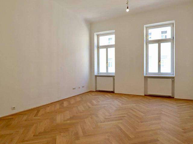 Perfekter Altbau für Singles & Paare Top sanierter Erstbezug