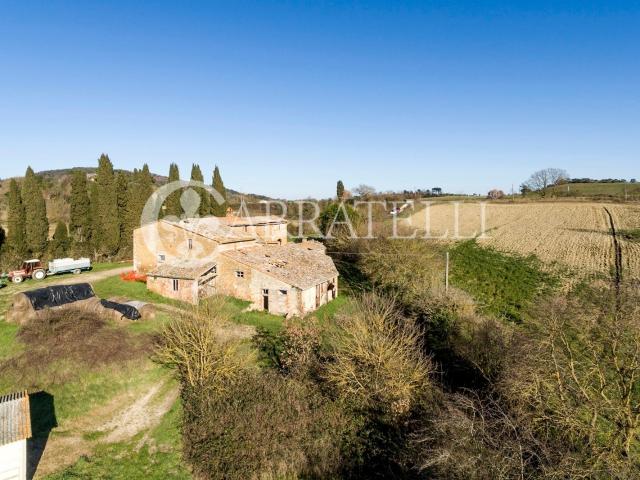 Perfettamente inserito in un contesto paesaggistico tra i pi. 630m² Torrita di Siena