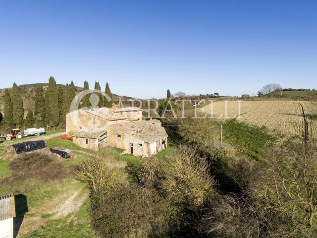 Perfettamente inserito in un contesto paesaggistico tra i pi. 630m² Torrita di Siena