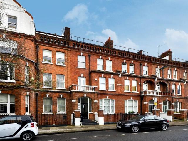 Perham Road, Barons Court, London, W14 1 bed flat to rent £2,167 pcm £500 pw