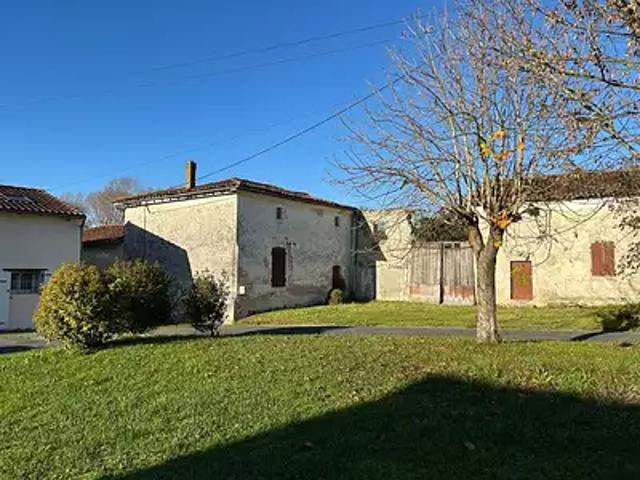 Pérignac 17800 Achat / Vente maison 2 pièces t2 jardin