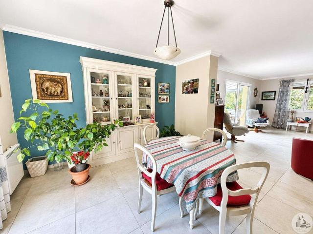 Périgourdine modernisée avec piscine 160m² Bergerac