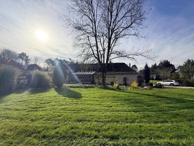 Périgord – Propriété De Charme Avec Maison D’Amis 364m² Saint Méard de Gurçon