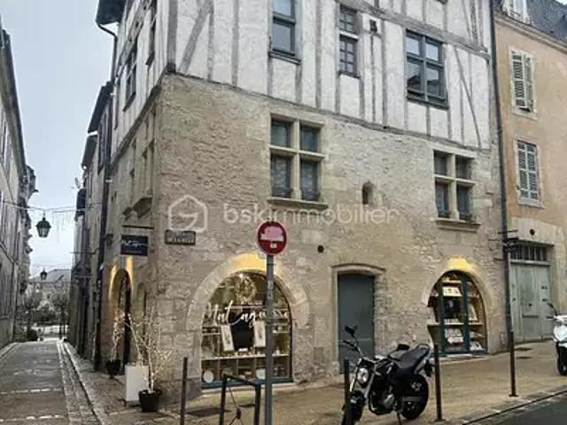 Périgueux 24000 Location appartement 3 pièces t3 au dernier étage cave