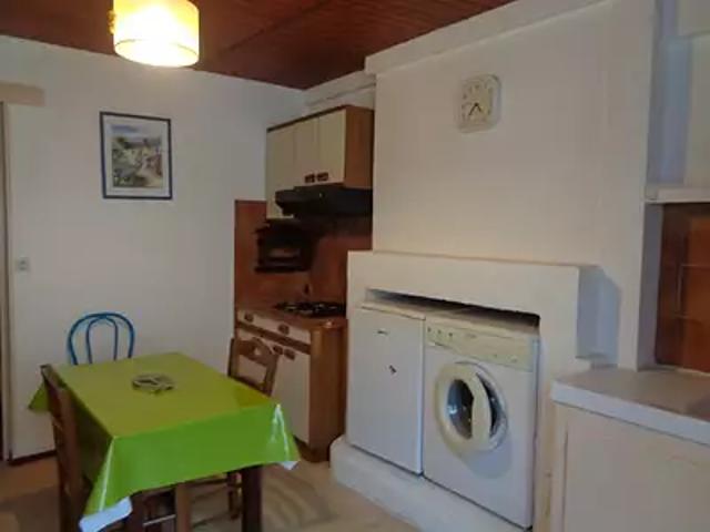 Périgueux 24000 Location appartement 1 pièce t1 au dernier étage
