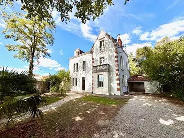 Périgueux 24000 Location maison 7 pièces t7 jardin terrasse