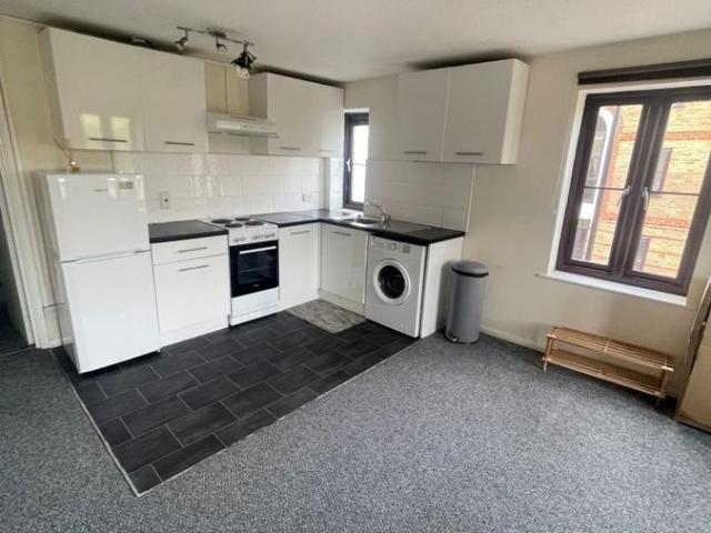 Peridot Street, Beckton, London E6, 1 bed flat to rent, £1,300 pcm | PrimeLocation