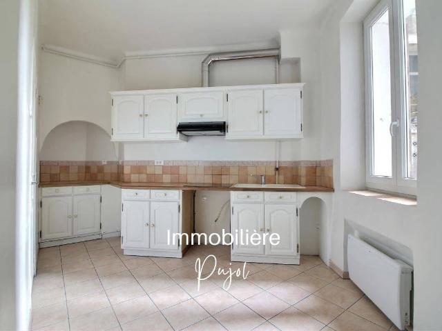 Périer 13008 T3 bourgeois avec chambre de service