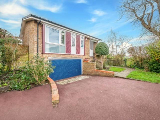 Perifield, West Dulwich 3 bed bungalow to rent £4,200 pcm £969 pw