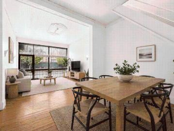 Period charm, generous proportions, unbeatable location