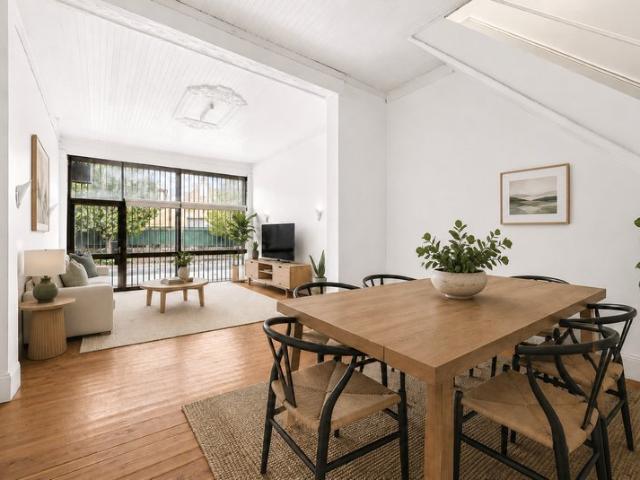 Period charm, generous proportions, unbeatable location