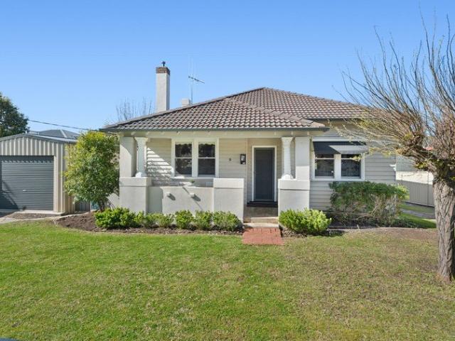 Period charm, impressive shedding and over 1,000 square metres of land