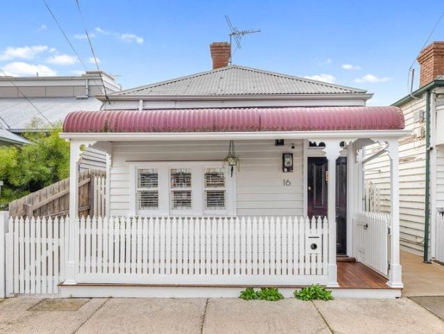 Period Charm in a Prime Yarraville Position