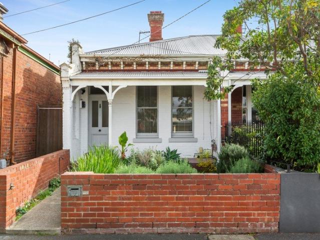 Period Charm In Neighbourly Seaside Pocket