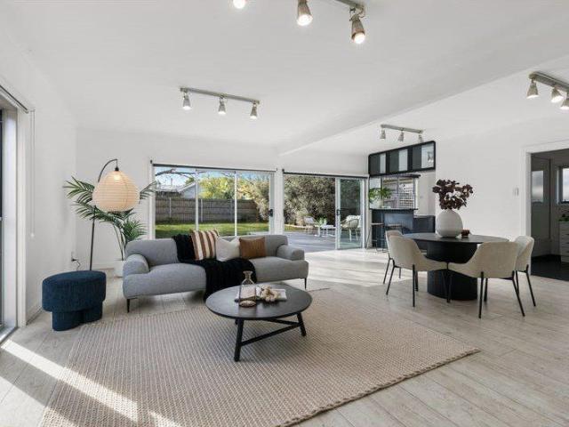 Period Charm in Sought After Mordialloc Location