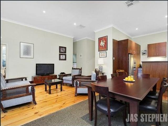 Period Charm in Perfect Location