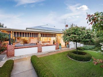 Period Charm in the Heart of Jindera
