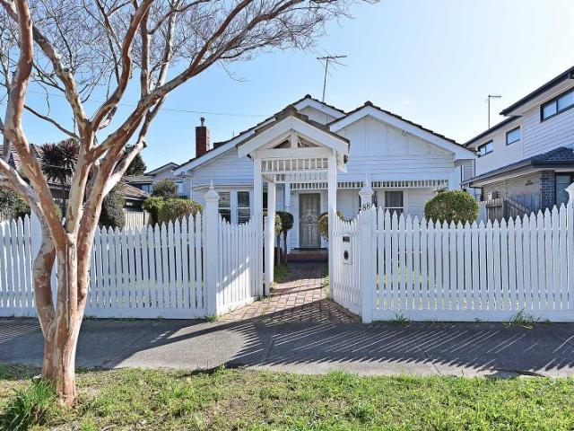 Period Charm, Modern Comfort & A Lifestyle to Love
