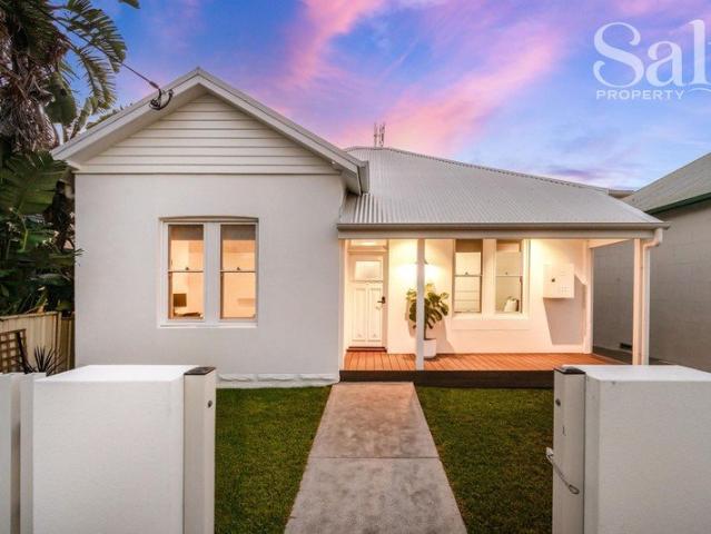 Period charm meets architectural brilliance, 650m to Bar Beach