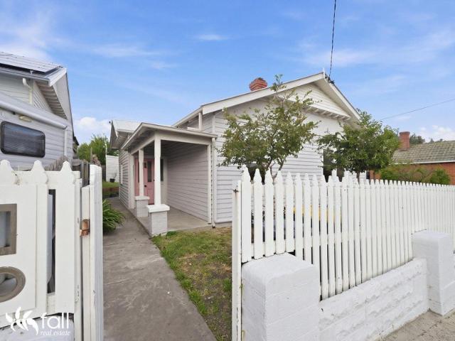 Period charm, practical living and a convenient Moonah location